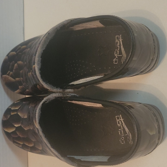 Dansko size 37 clogs - Picture 9 of 12